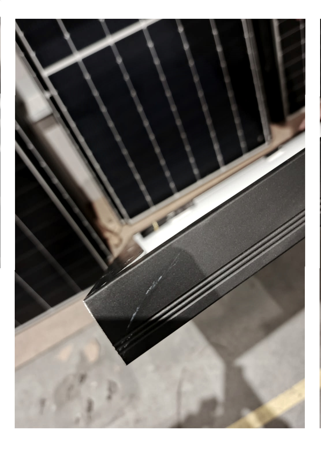 Módulo AIKO-A475-MAH54Mw marco negro / liquidación - Imagen 3